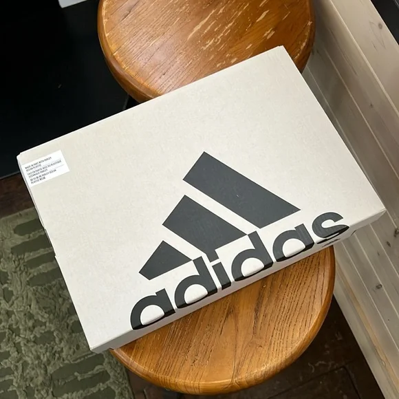 ✨NEW✨adidas ULTRABOOST 1.0 - Picture 4 of 5